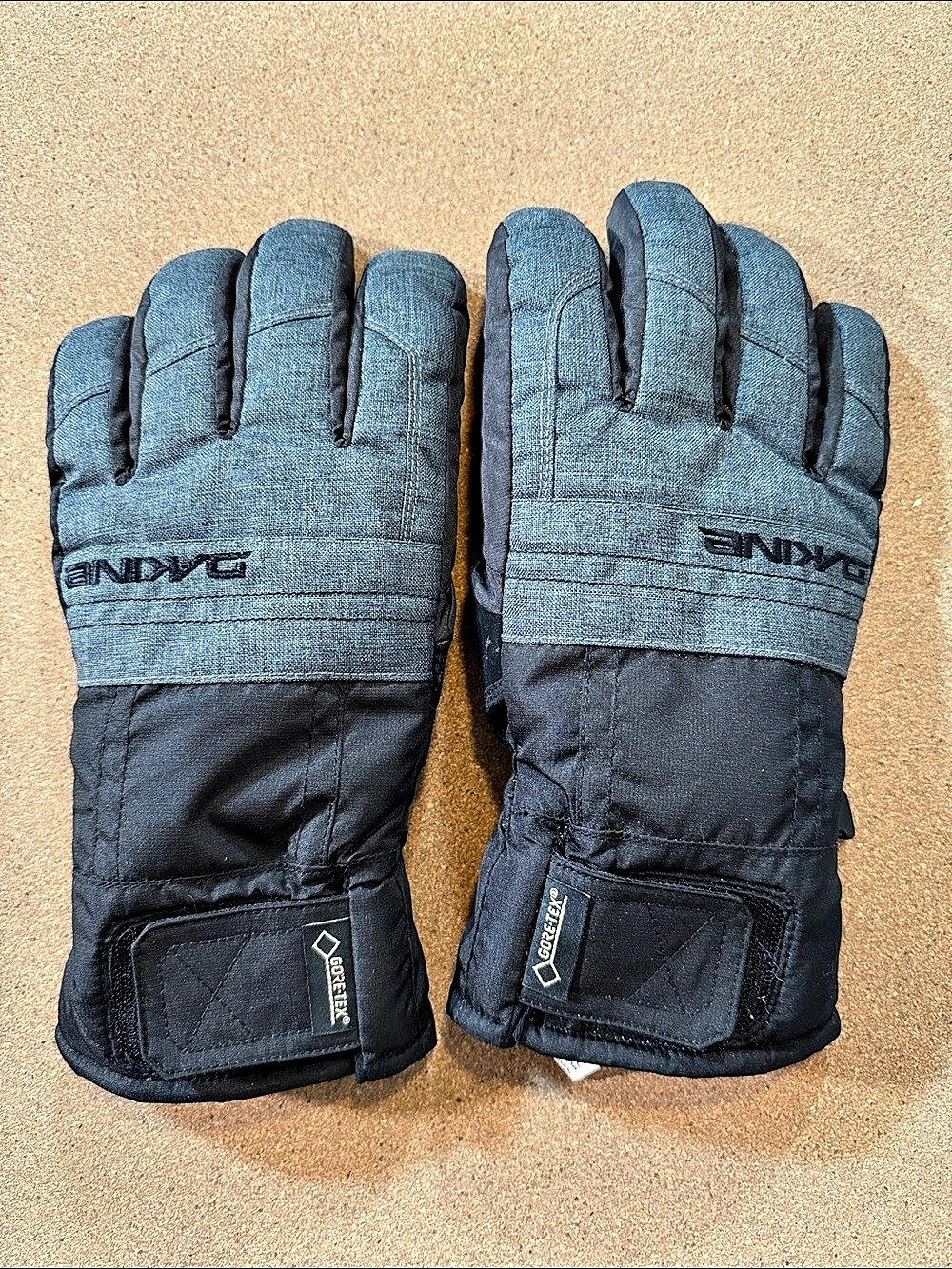 Dakine Titan GORE-TEX Gloves Men's Size Large